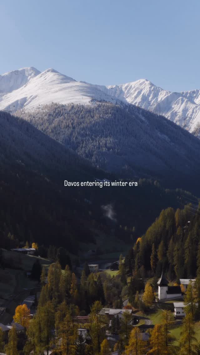 Autumn at the bottom, winter at the top. Watching the seasons collide in Davos.

#DavosKlosters #SwissAlps #FirstSnow #AutumnVibes #InLoveWithSwitzerland