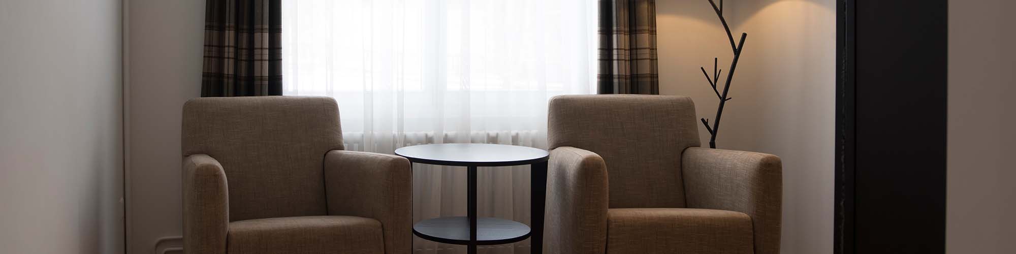 Hotel Davos - Chambre double spacieuse - avec coin de couchage séparé de la sphère habitée